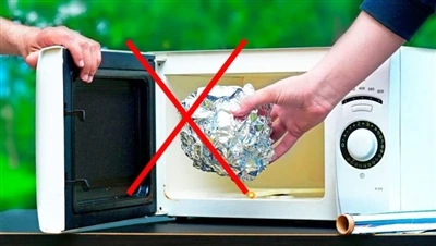 Il-fojl tal-aluminju jista 'jitpoġġa fil-microwave?